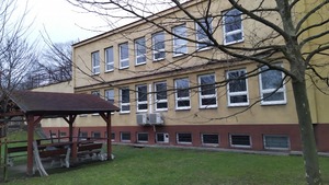 10 - Pohled ze zahrady B1.jpg