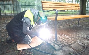 7 výměna laviček malá.jpg